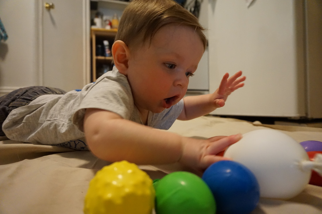Informeer inhoudsopgave Uitgebreid Developmental Activities For 6 Month Old Babies: Sensory Balloons - CHOICE  PARENTING
